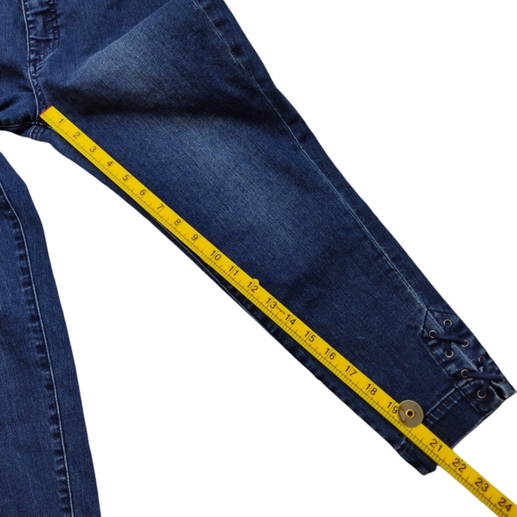 TALBOTS Flawless Five Pocket Cropped Capri Jeans Size 4P String Accent Casual - Picture 10 of 11